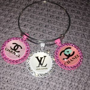 Bangle bracelet